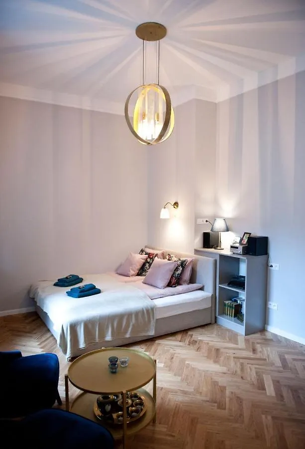 アパート Apartament Piano Praga ワルシャワ ポーランド