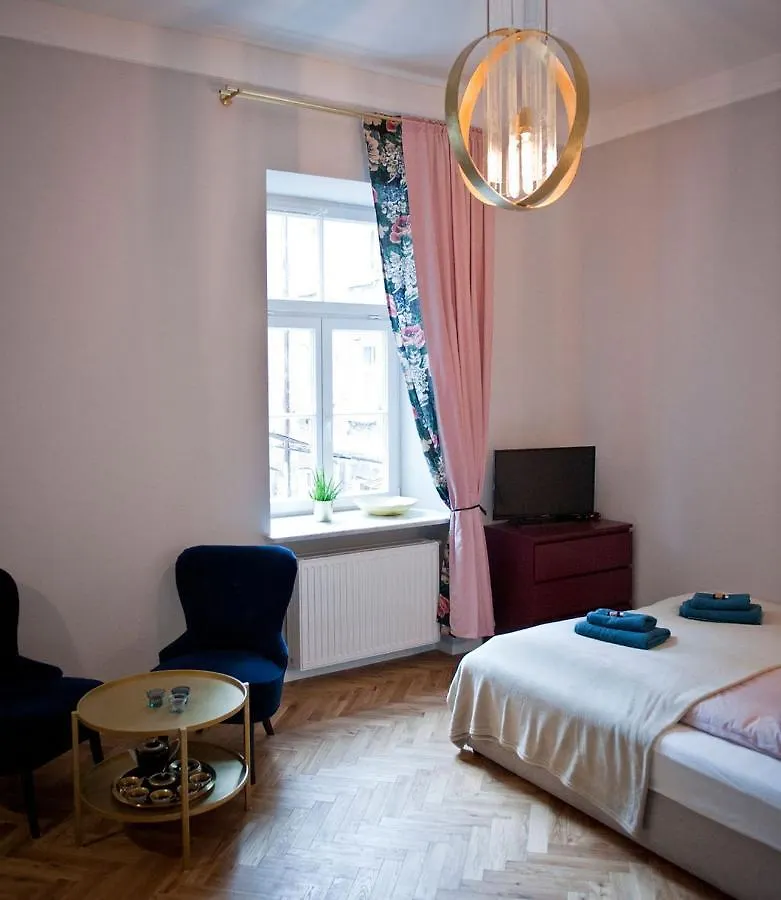 アパート Apartament Piano Praga ワルシャワ ポーランド